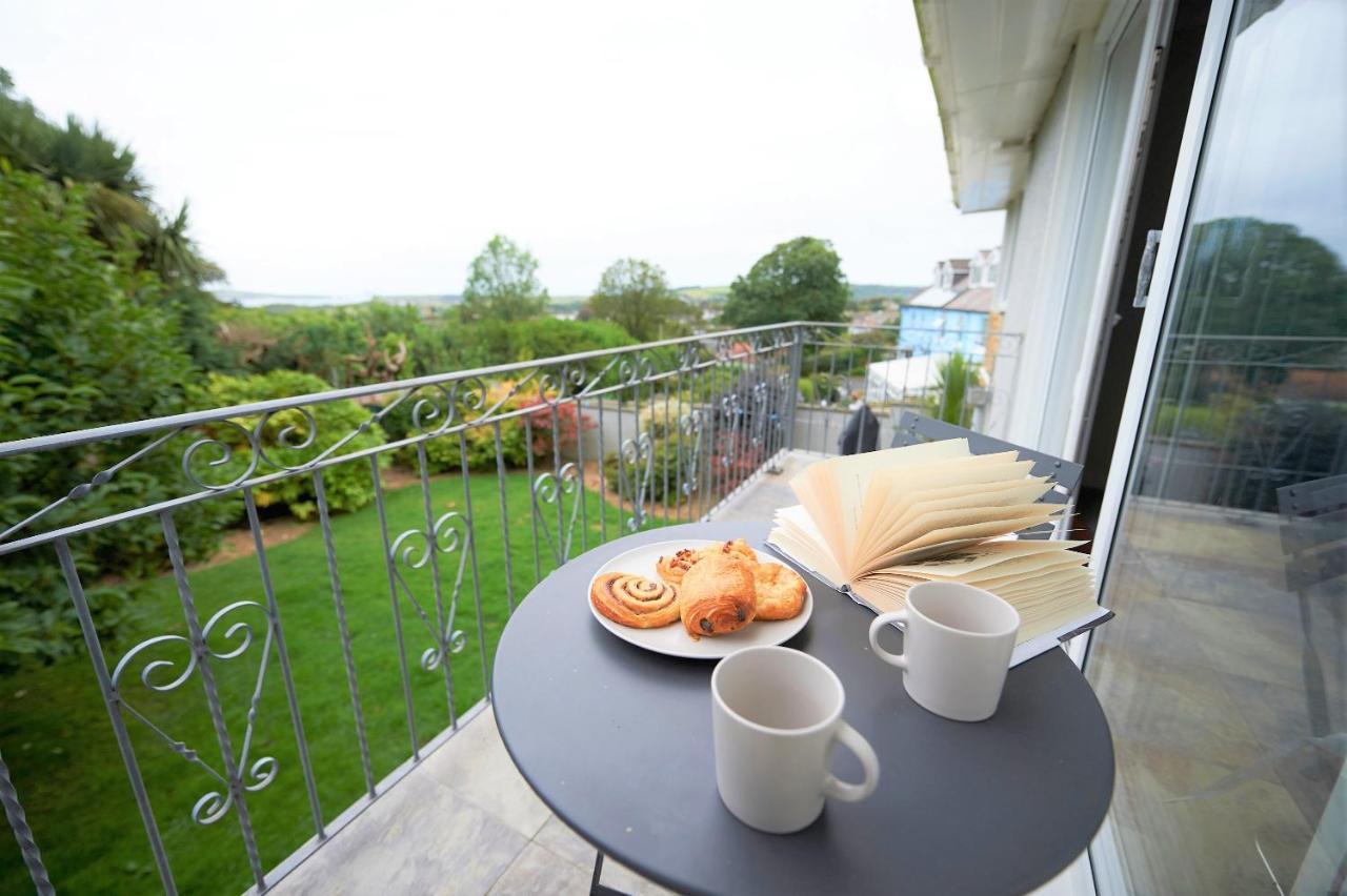 Sea Gem- Beautiful Family Home With Stunning Sea Views & Garden Tenby Luaran gambar